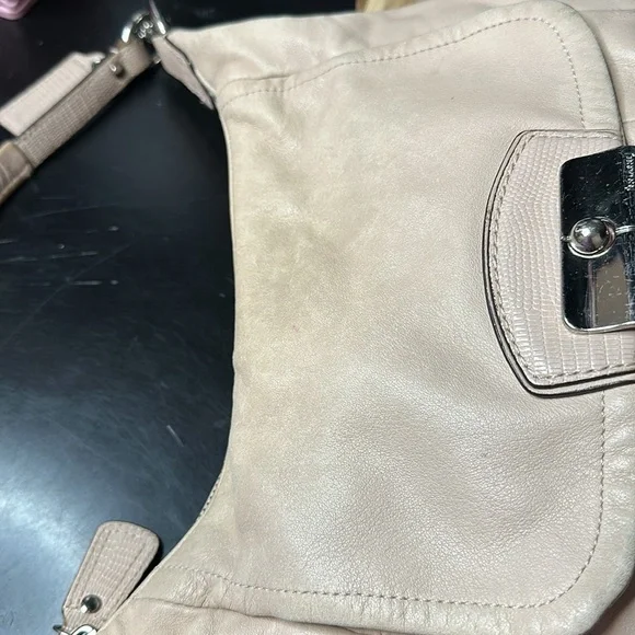Coach Kristin Leather Hobo Shoulder Bag Purse Champagne Soft Leather !!AS IS!! - Picture 4 of 15